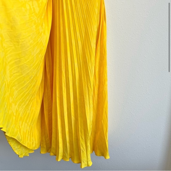 Banana Republic Bright Yellow One Shoulder Pleated Dress - Picture 10 of 11